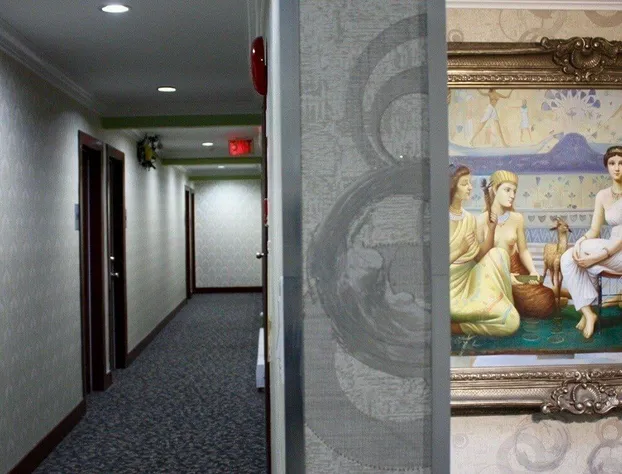 The Deluxe Hotel Vancouver hotel detail image 3