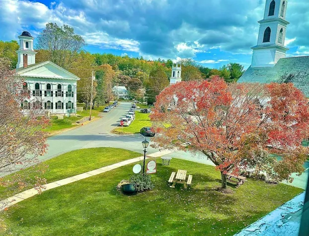 Four Columns Inn hotel detail image 4