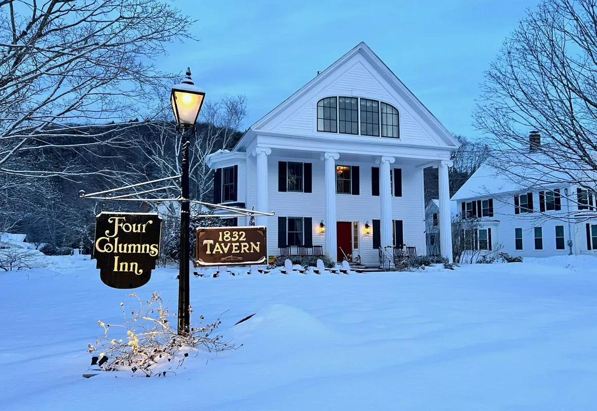 Four Columns Inn hotel hero