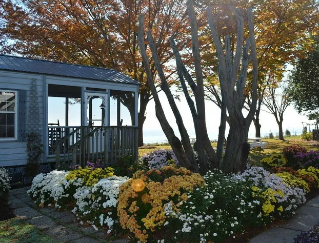 Black Walnut Point Inn hotel detail image 3