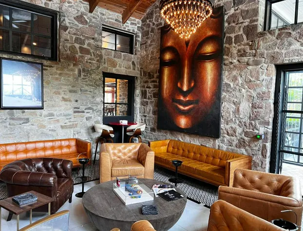 Logan Inn hotel detail image 2