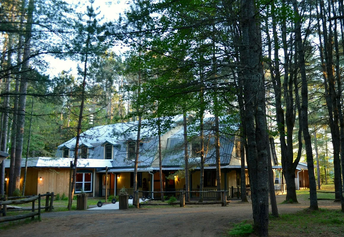 Auberge Le Cosy hotel hero