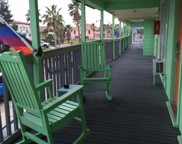 Upper Deck Hotel and Bar - Adults Only hotel detail image 1