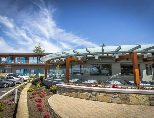 Qualicum Beach Inn hotel detail image 2