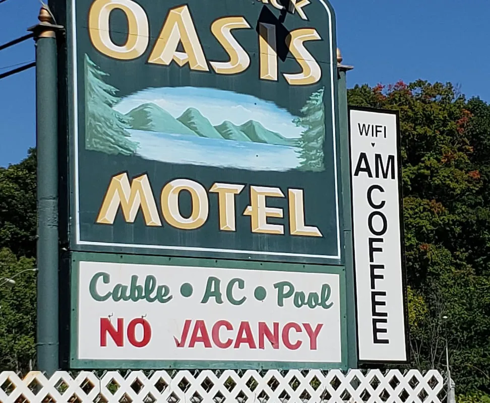 Adirondack Oasis Motel hotel hero