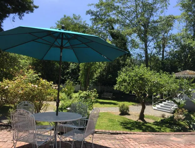 Shaw House Inn hotel detail image 4