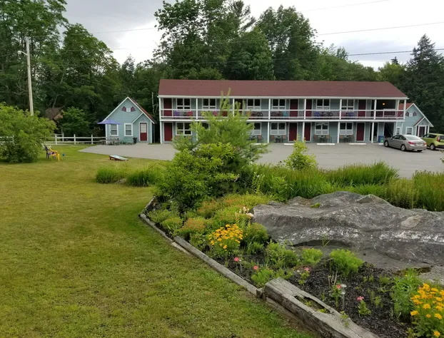 White Mountain Motel And Cottages hotel detail image 3