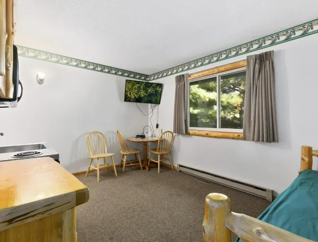 Pelican Lakes Motel hotel detail image 4