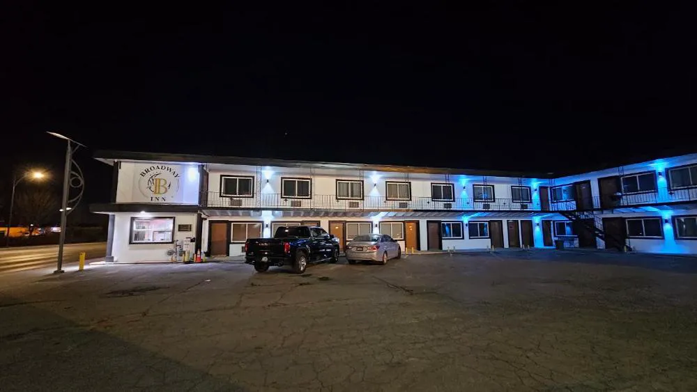 Broadway Inn hotel hero