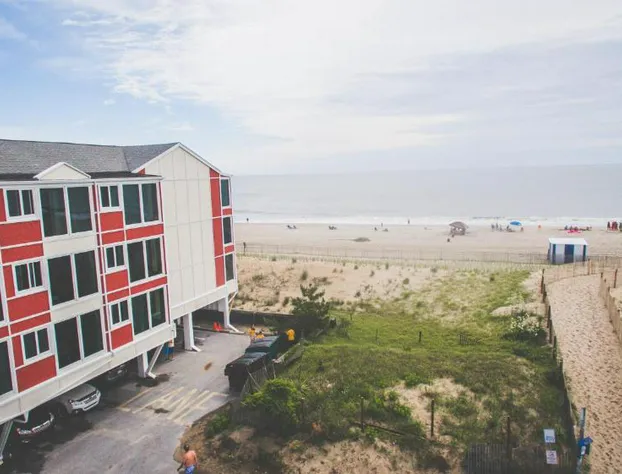 Surf Club Oceanfront Hotel hotel detail image 3
