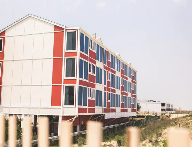 Surf Club Oceanfront Hotel hotel detail image 4