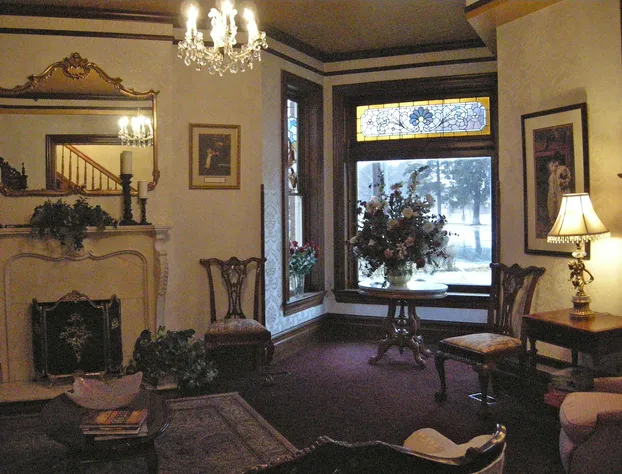 Hines Mansion hotel detail image 2