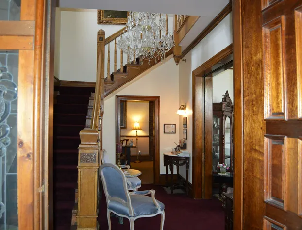 Hines Mansion hotel detail image 4