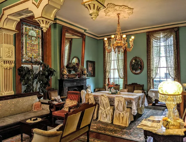 Parisian Courtyard Inn hotel detail image 4