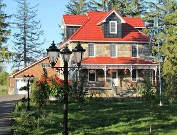 CastleView Inn by Elevate Rooms hotel detail image 1