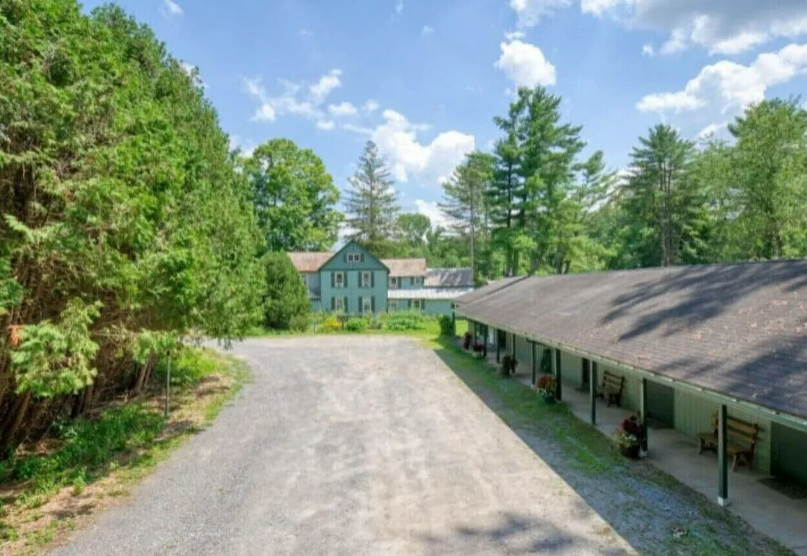 Saratoga Garden Motel hotel hero