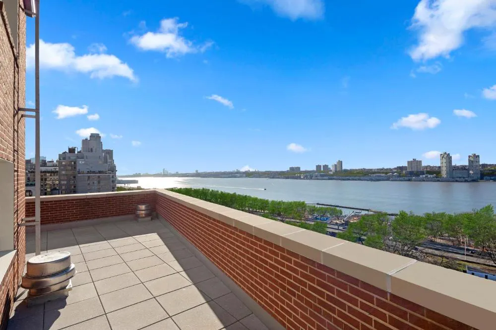 Riverside Tower Hotel hotel hero