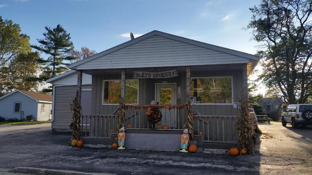 Square Rigger Lodge hotel hero