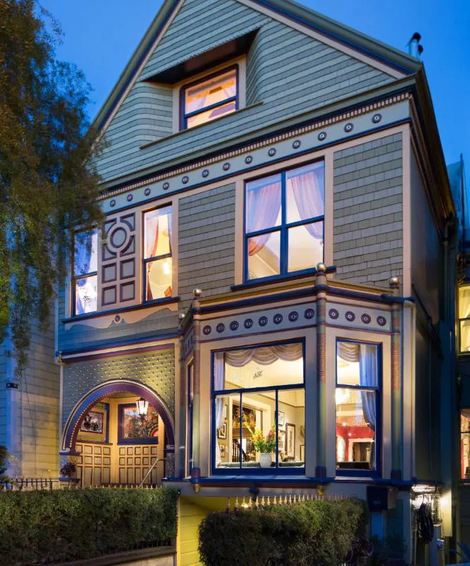 Noe's Nest Bed and Breakfast hotel hero