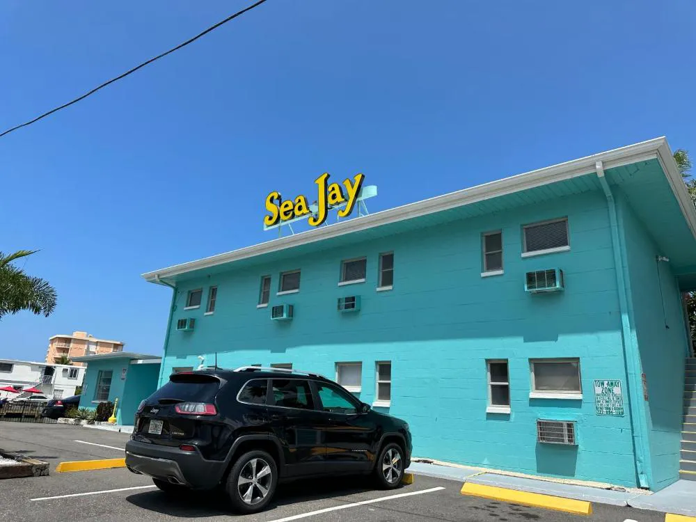 Sea Jay Motel & Marina hotel hero