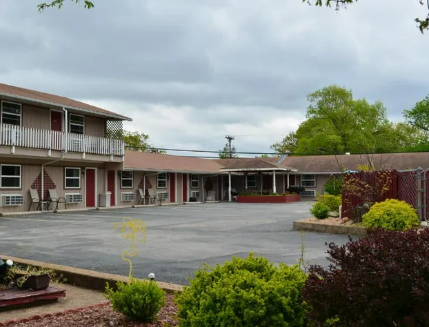 Hunter's Friend Resort hotel detail image 1