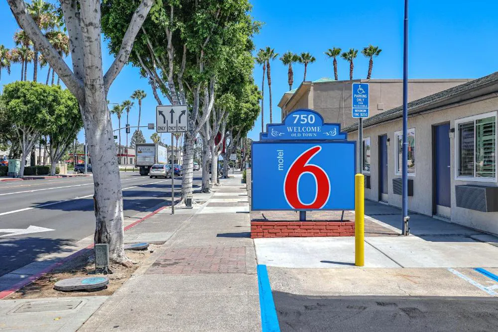 Motel 6 Tustin, CA – Orange County hotel hero