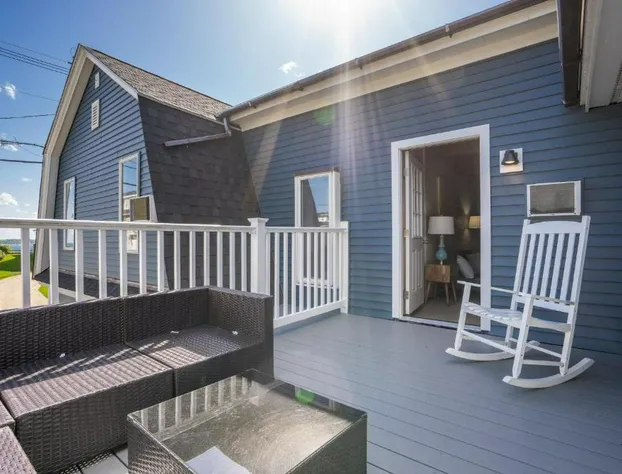 The Lighthouse Inn & Suites hotel detail image 1