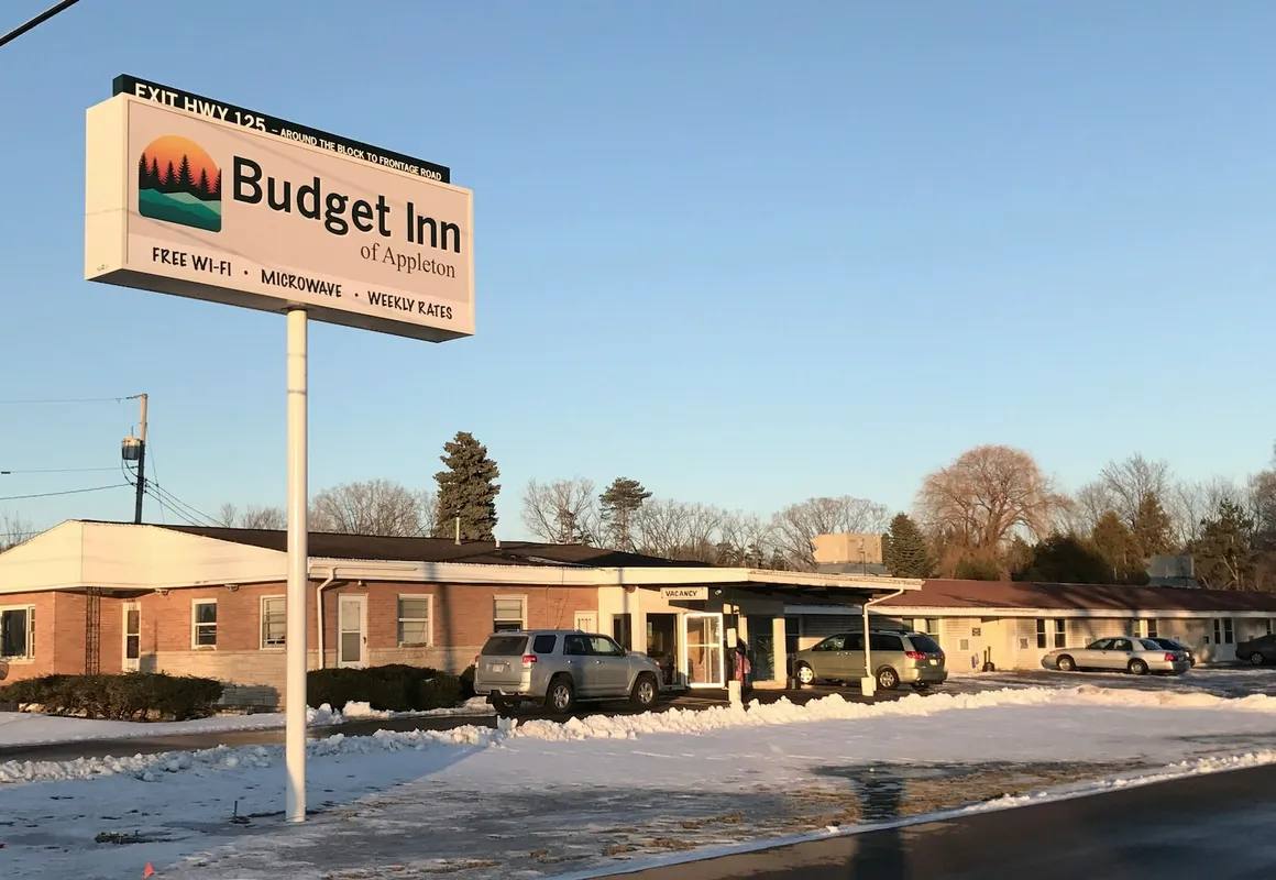 Budget Inn hotel hero