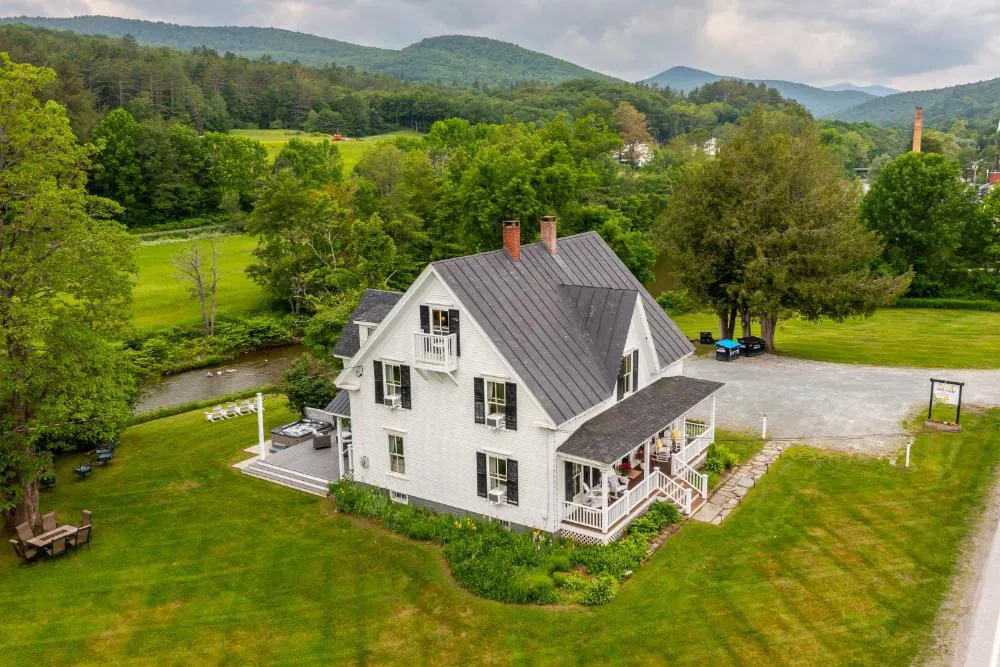 Woodbridge Inn hotel hero