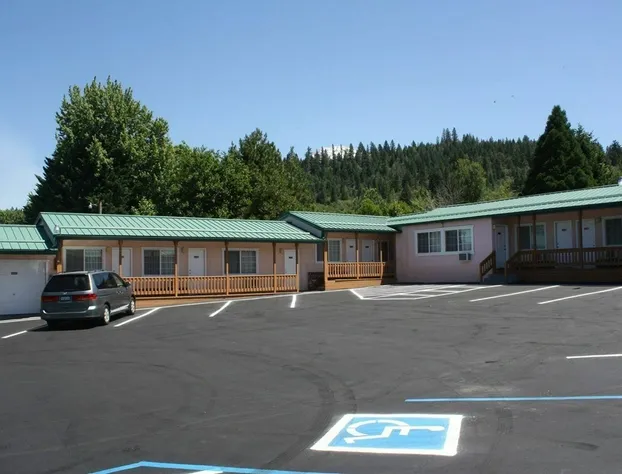 Evergreen Lodge hotel detail image 2