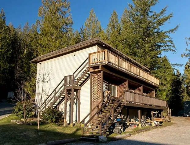 Backeddy Resort and Marina hotel detail image 3