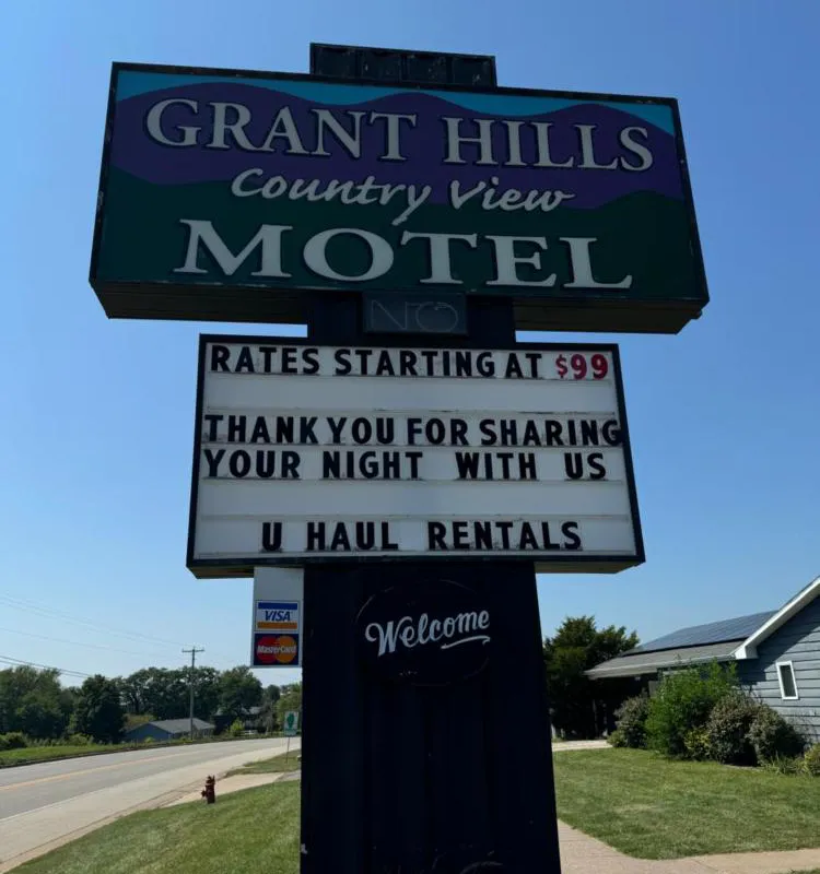 Grant Hills Motel hotel hero