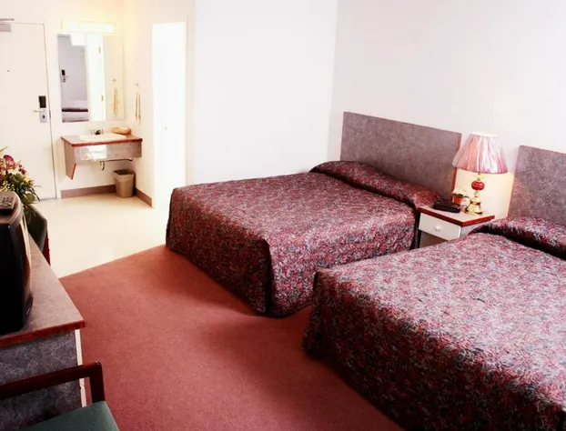 Country Club Inn hotel detail image 3