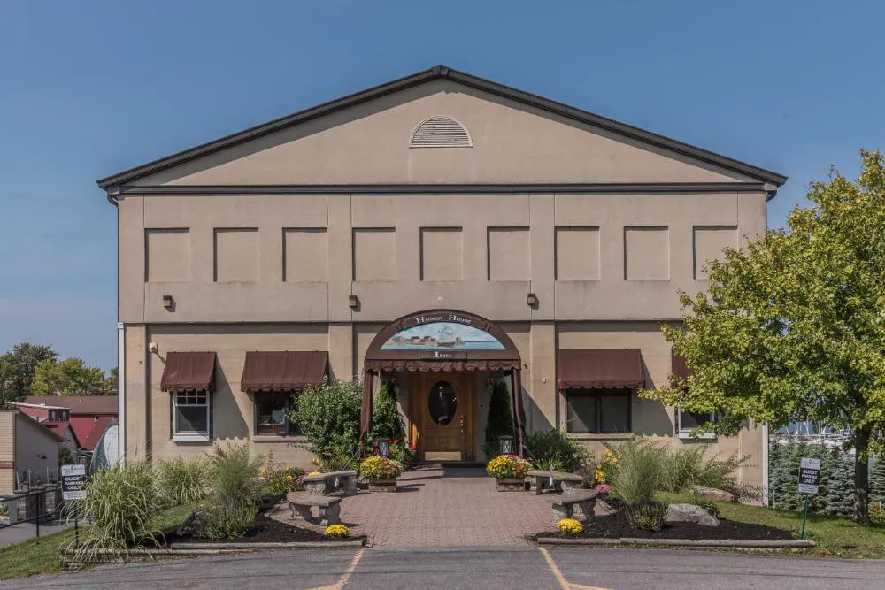 Harbor House Inn hotel hero