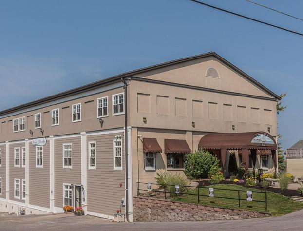 Harbor House Inn hotel detail image 2