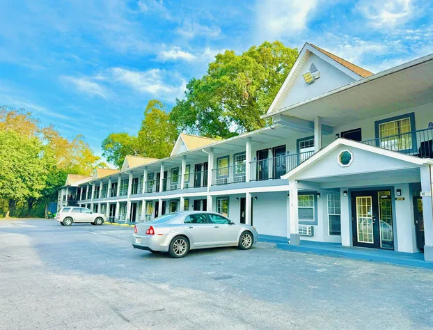 Woodbridge Inn By OYO Rome hotel detail image 1