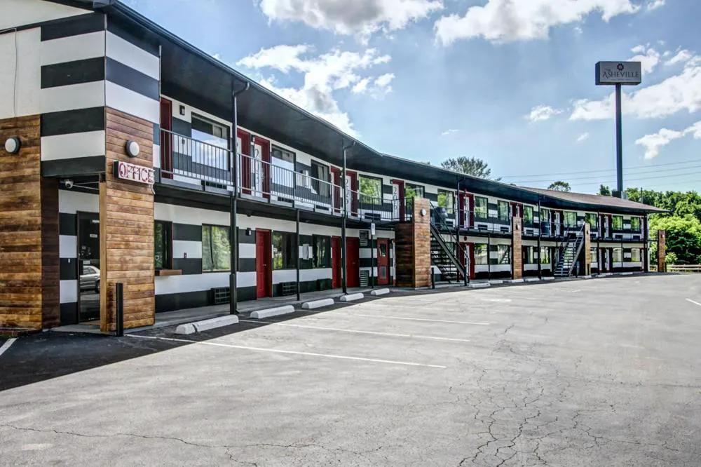 The Asheville Inn hotel hero