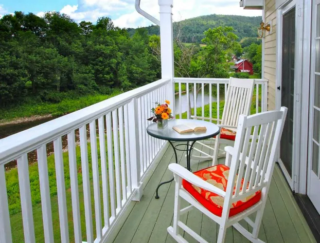 The Shire Woodstock hotel detail image 2