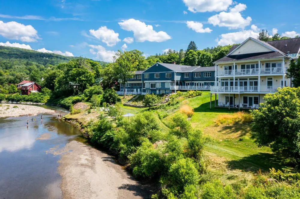 The Shire Woodstock hotel hero