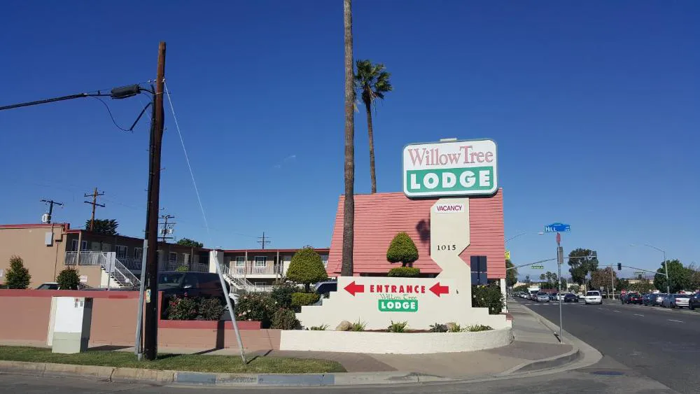 Willow Tree Lodge hotel hero