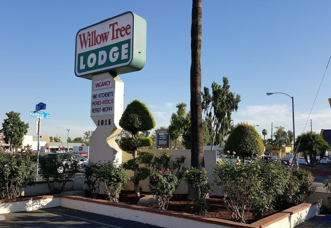 Willow Tree Lodge hotel hero