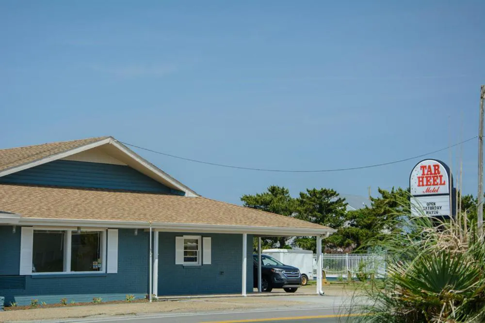 Tar Heel Motel hotel hero