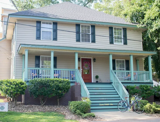 Swamp Rabbit Inn hotel detail image 3