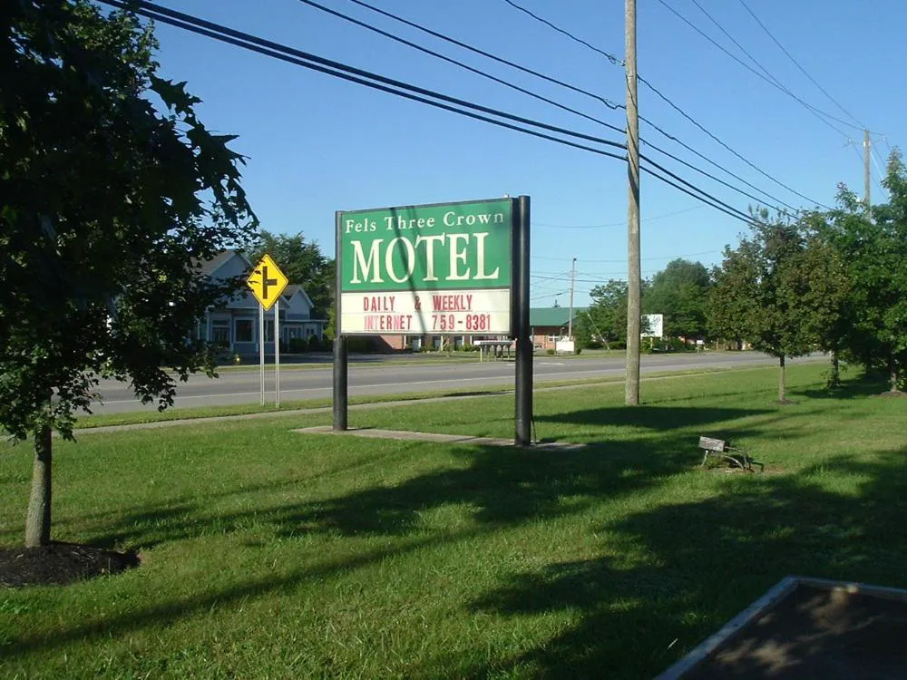 Fels Three Crown Motel hotel hero