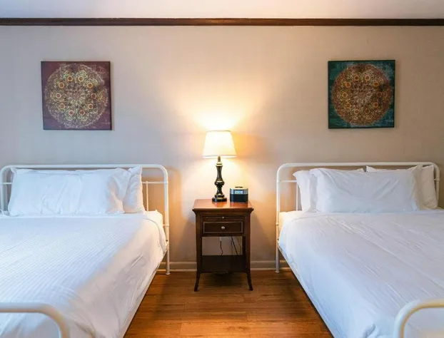 Whispering Winds hotel detail image 1