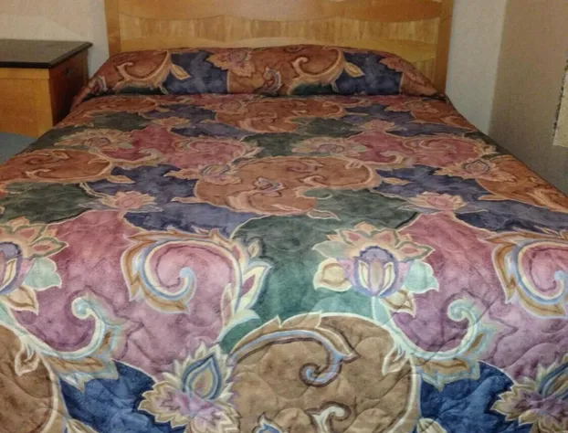 Twin Spruce Motel hotel detail image 3