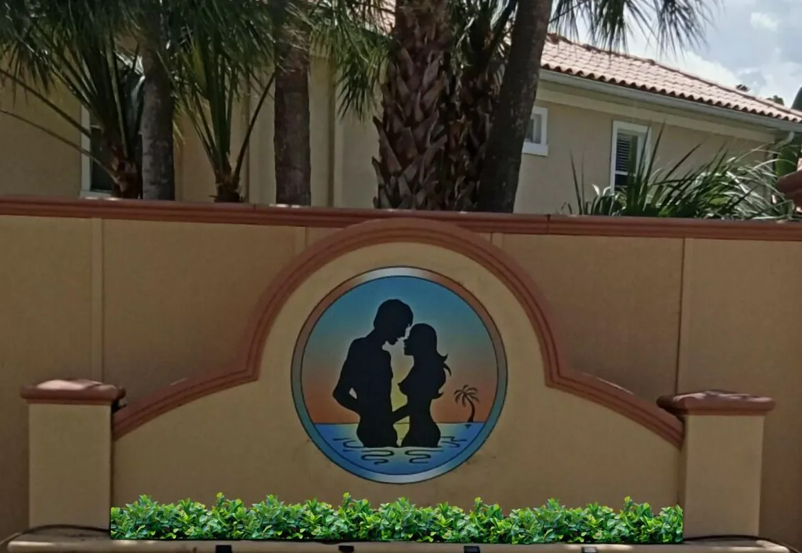 Paradise Lakes Resort; Cloth hotel hero