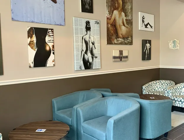 Paradise Lakes Resort; Cloth hotel detail image 2