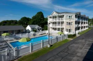 Ocean Sands at York Beach hotel detail image 1