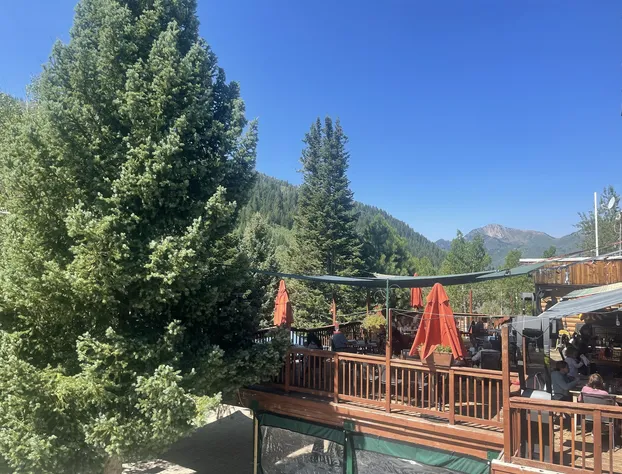 Silver Fork Lodge and Restaurant hotel detail image 3